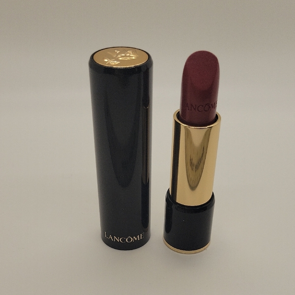 Lancôme Rich Burgundy Lipstick - Picture 1 of 6